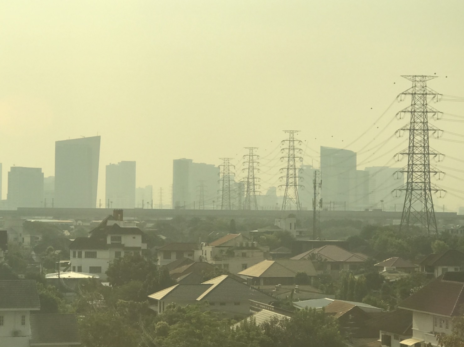 กทม. PM 2.5 เกินค่า 43 พื้นที่ ติดท็อป 10 เมืองมลพิษทางอากาศสูง