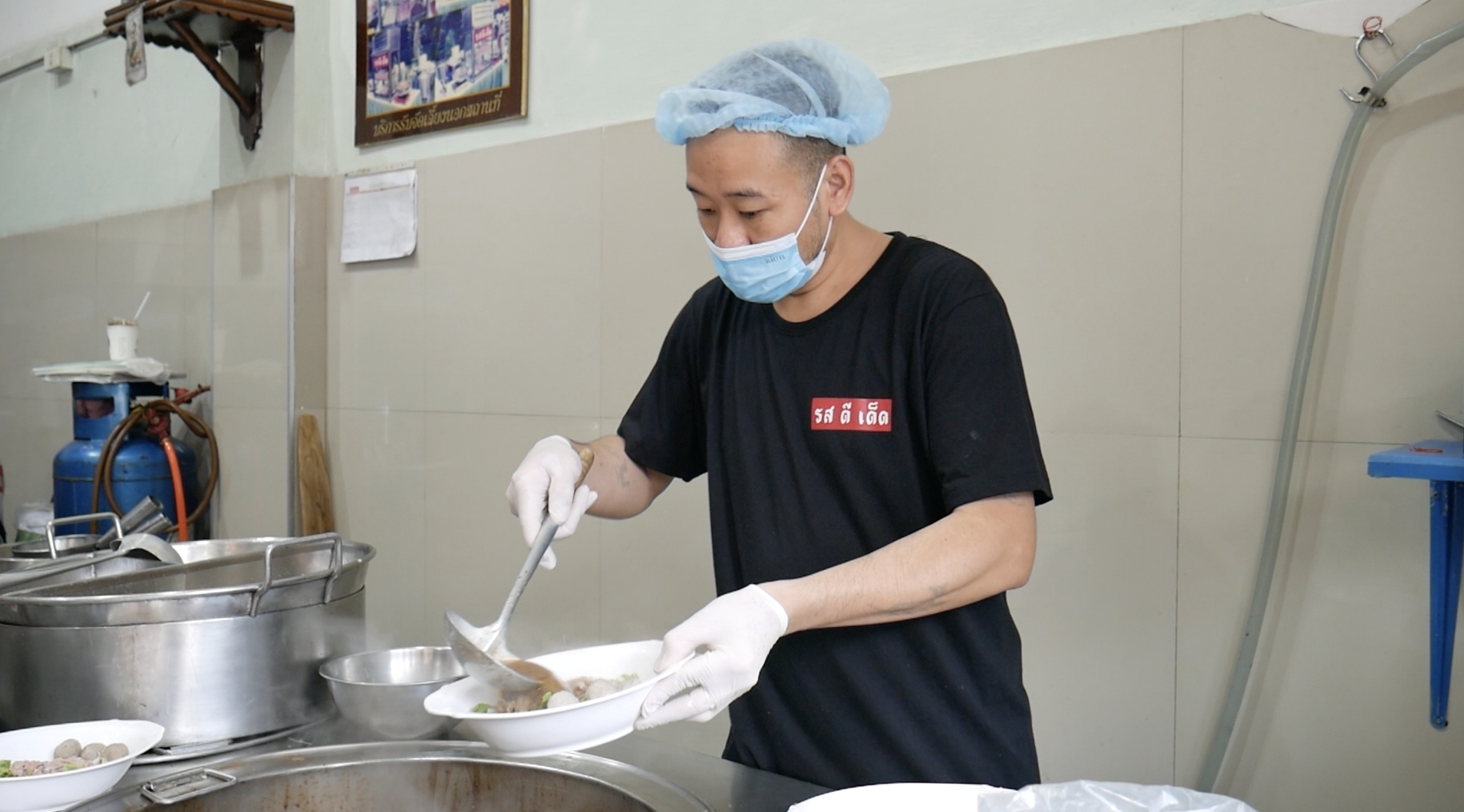 ก๋วยเตี๋ยวหมูตุ๋น – เนื้อตุ๋น – เนื้อสะเต๊ะย่างเตาถ่าน รสดีเด็ด สุดยอดร้านในตำนาน  