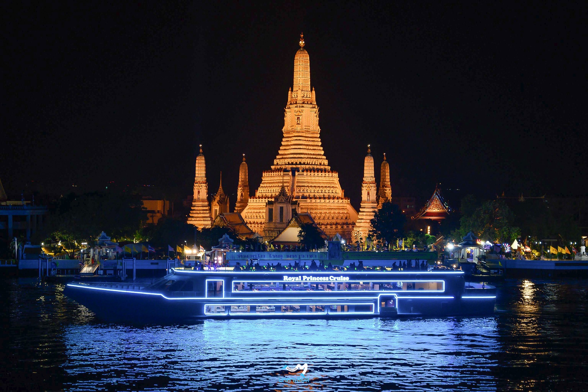 มาคาเลียส ชวนล่องเรือทานดินเนอร์สุดหรู ต้อนรับวาเลนไทน์