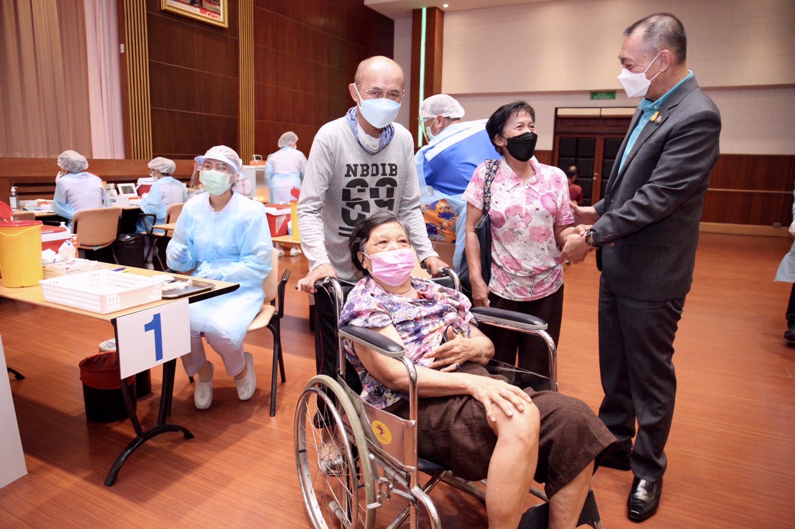 ร.พ.ธนบุรี จับมือภาครัฐ บริการไฟเซอร์เข็ม 3 ฟรี พร้อมจัดฉีดวัคซีนเคลื่อนที่