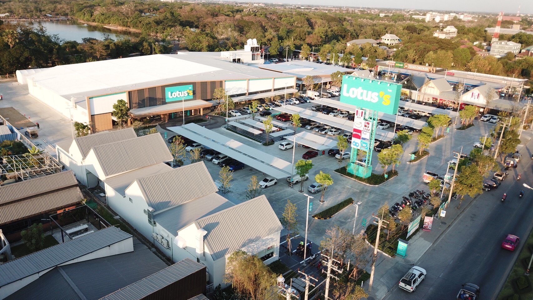 โลตัสส่งโมเดลใหม่ open air mall แห่งแรกปักหมุดเลียบคลอง 2