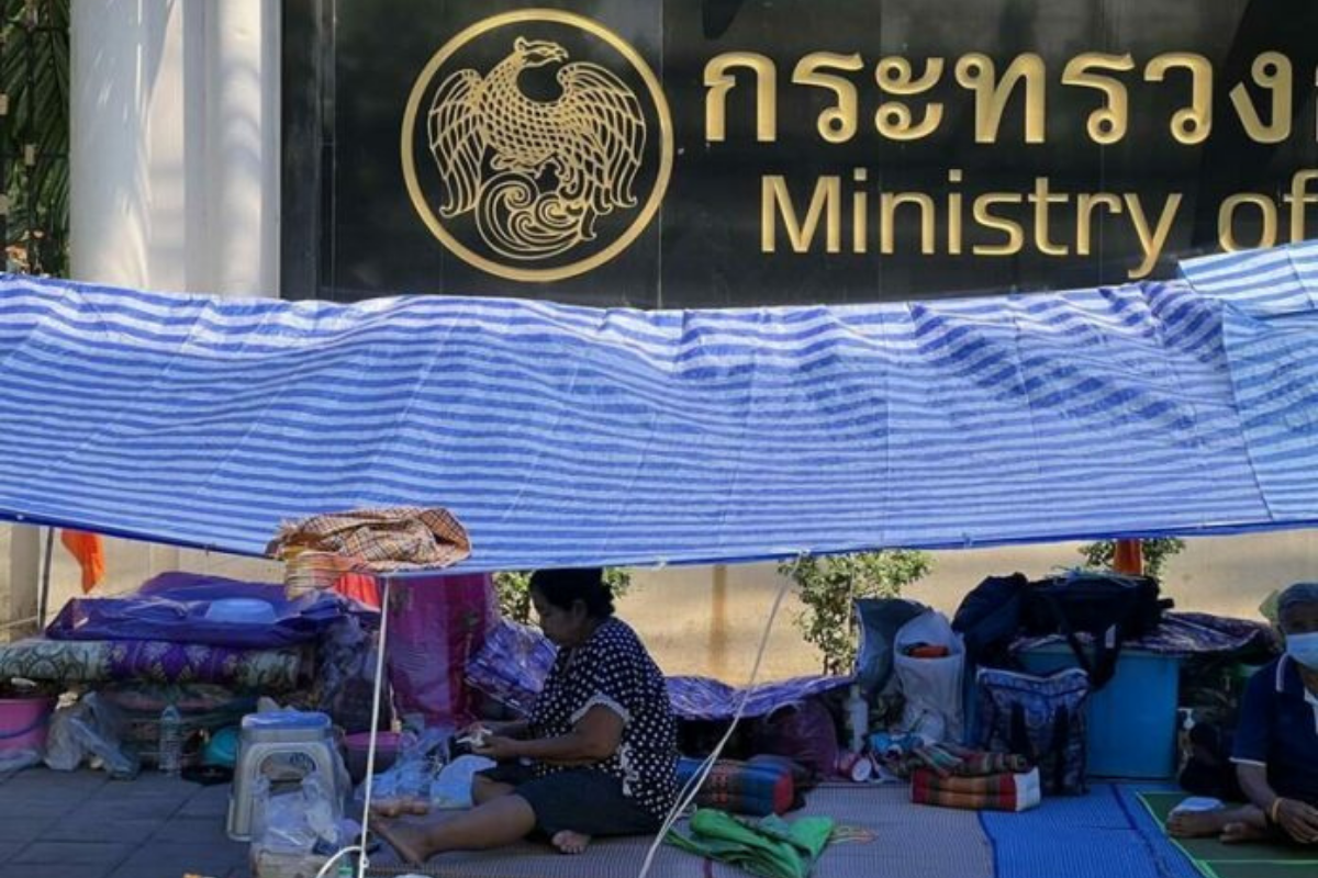 #ม็อบชาวนา ปักหลัก โกนหัว-อดอาหาร หาก 3 ข้อเรียกร้องไม่เข้า ครม.