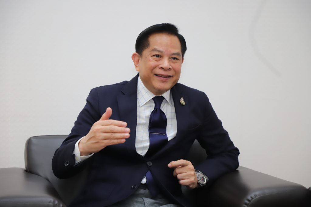 พีระพันธุ์แทงกั๊ก นั่งหัวหน้าพรรครวมไทยสร้างชาติ