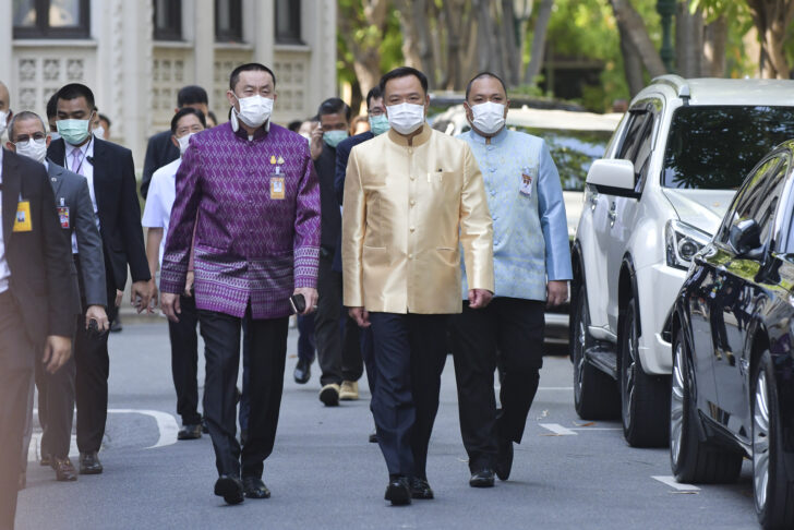 นายอนุทิน ชาญวีรกูล รองนายกรัฐมนตรี รมว.สาธารณสุข และหัวหน้าพรรคภูมิใจไทย (ภท.) นายอนุทิน ชาญวีรกูล รองนายกรัฐมนตรี รมว.สาธารณสุข และหัวหน้าพรรคภูมิใจไทย (ภท.)