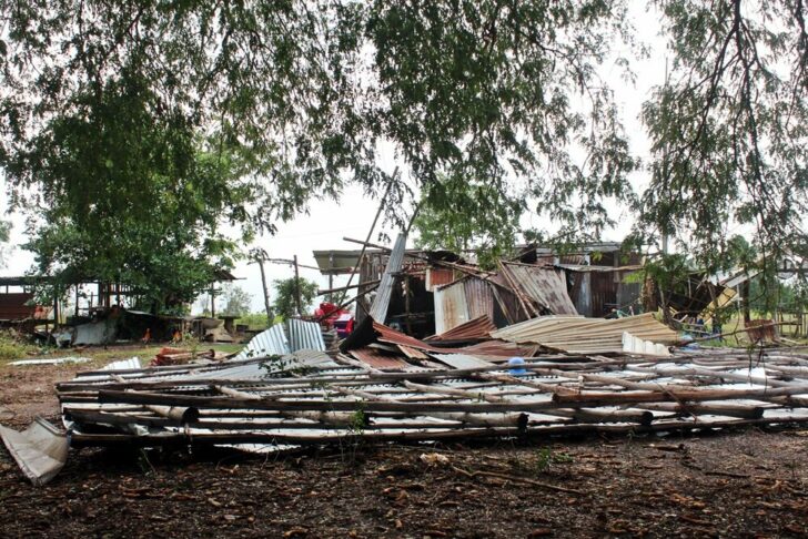พายุ พัดบ้านเรือนเสียหาย พายุ พัดบ้านเรือนเสียหาย