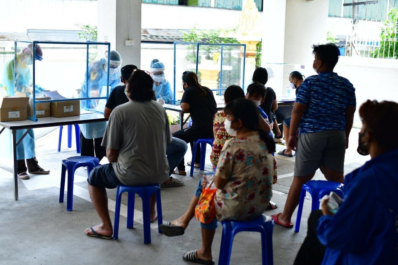 เช็กเลย ร้านขายยา เจอ-แจก-จบ รัฐย้ำผู้ป่วยหนัก รักษาได้ทุกโรงพยาบาล