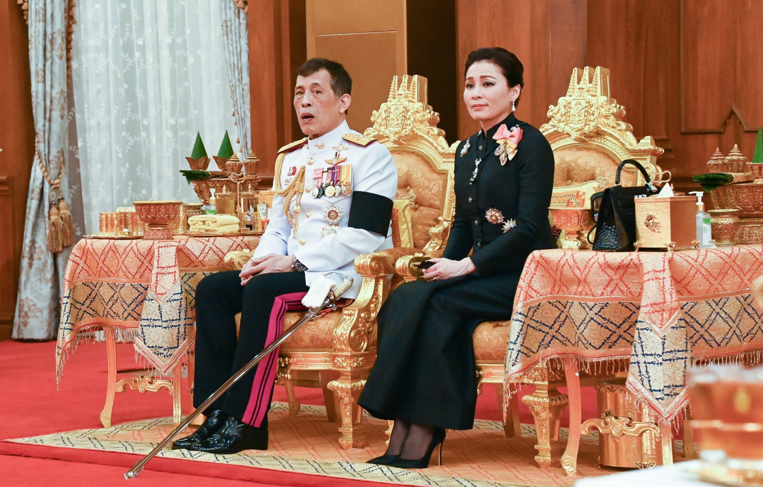 ในหลวง พระราชินี เสด็จฯ พระราชทานน้ำหลวงสรงศพ สมเด็จพระวันรัต