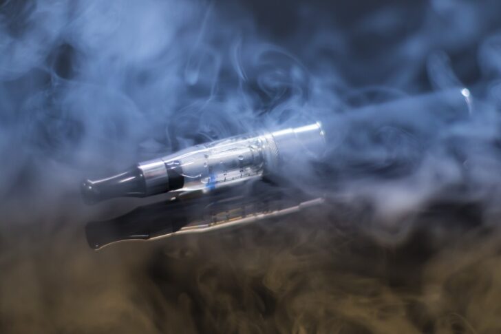 e-cigarette-g1f9ea931d_1920