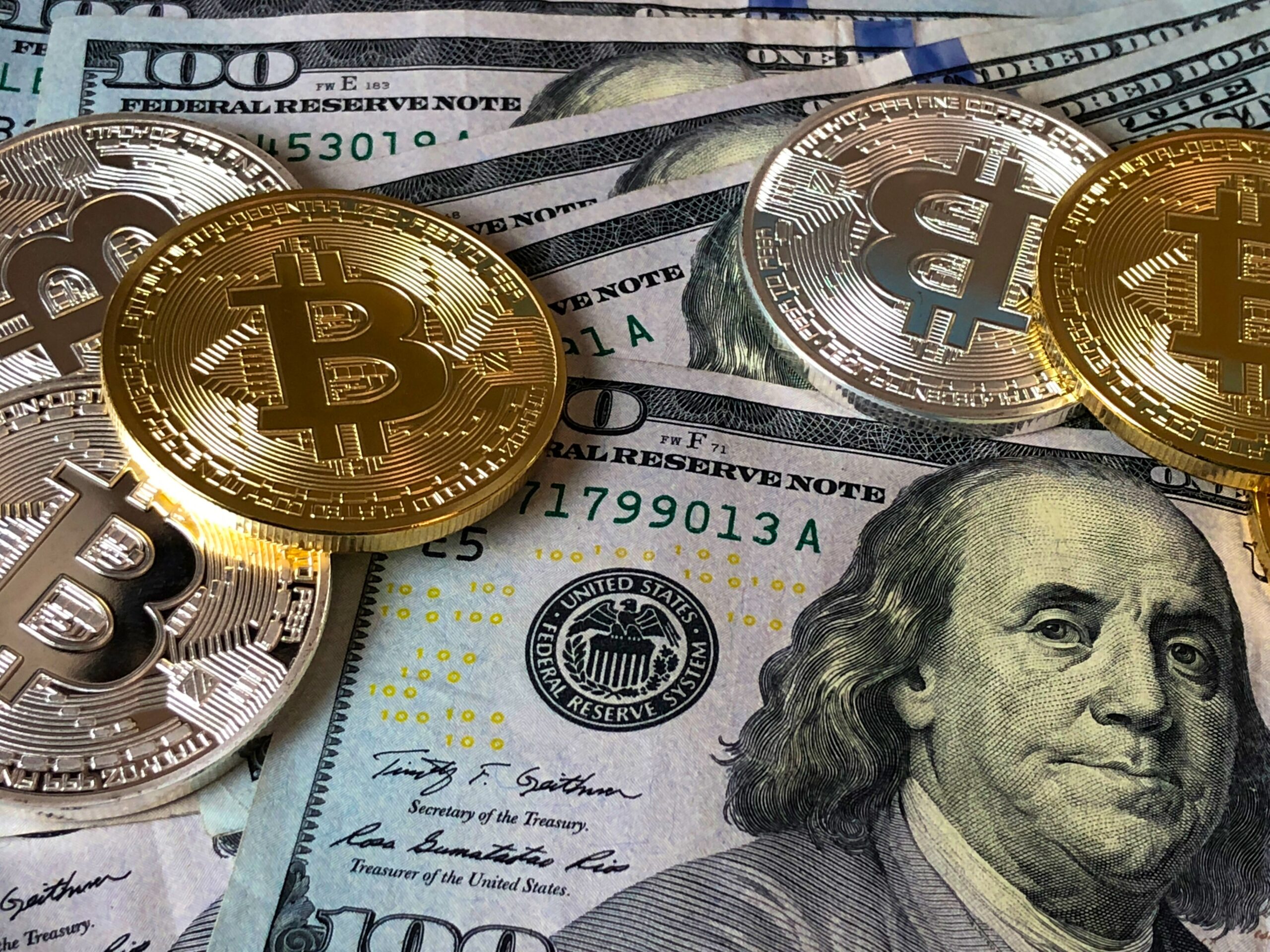 บิตคอยน์ร่วงต่ำสุดรอบ 18 เดือน แตะระดับต่ำกว่า 25,000 ดอลล์/BTC