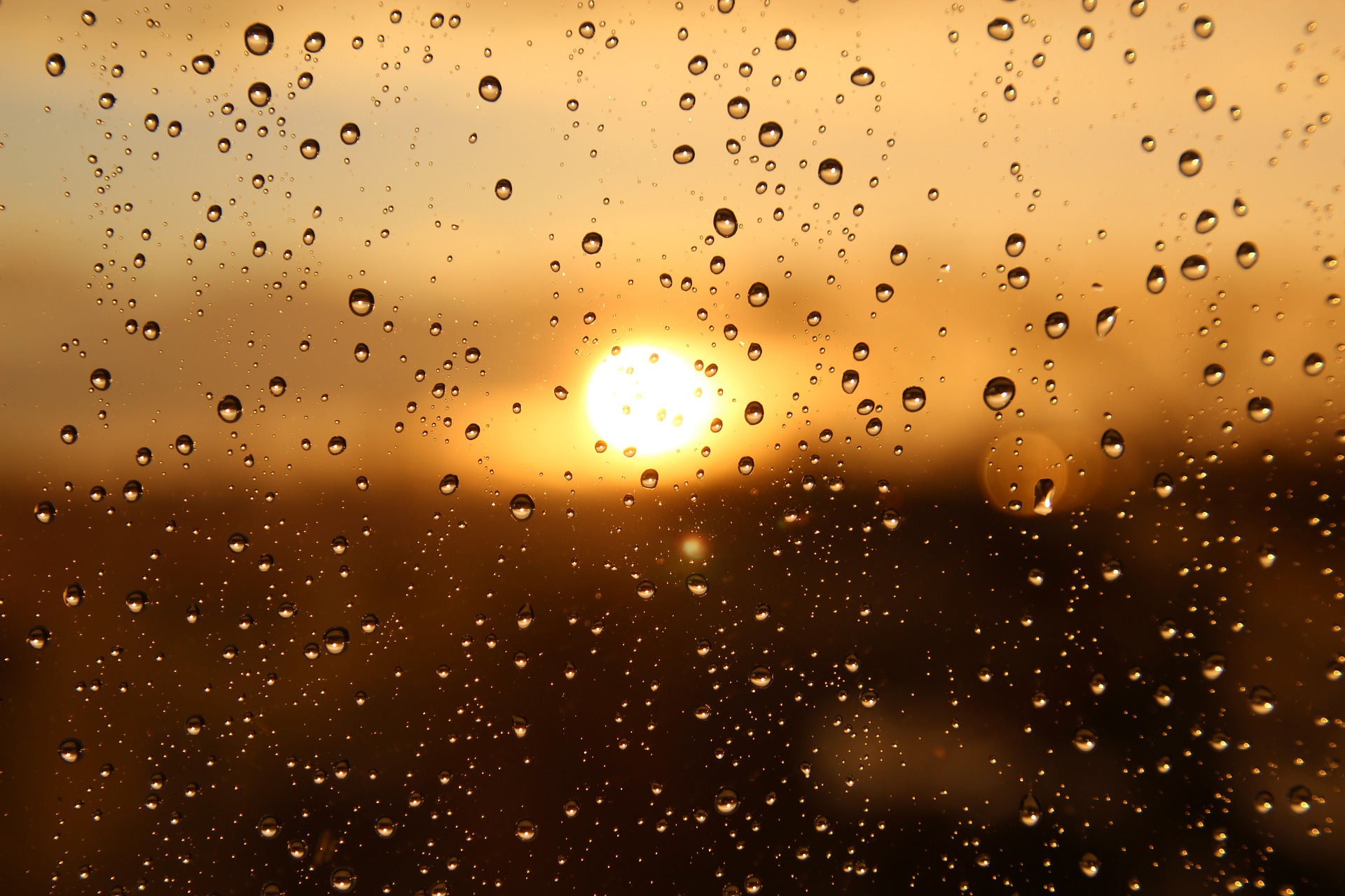 พยากรณ์อากาศ กรมอุตุฯเตือนแทบทุกภาคมีฝนฟ้าคะนอง 30-70% ของพื้นที่