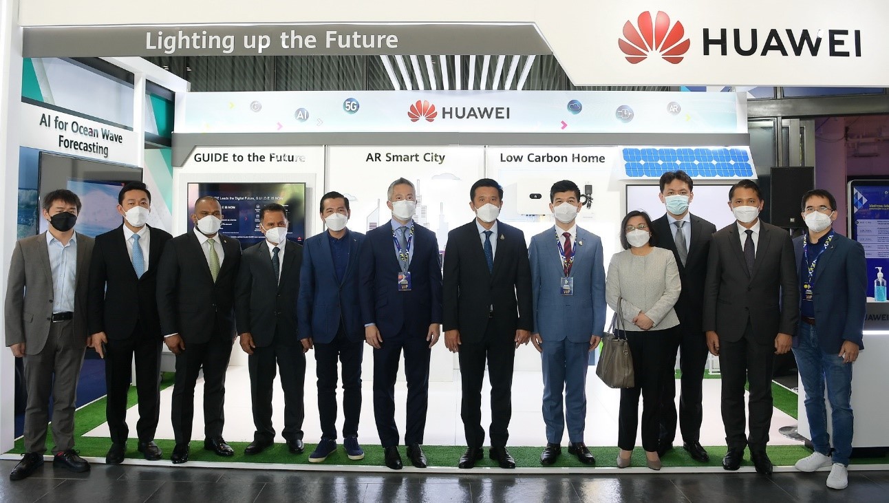 นายกรัฐมนตรี เปิดโครงการ HACKaTHAILAND สุดยิ่งใหญ่!