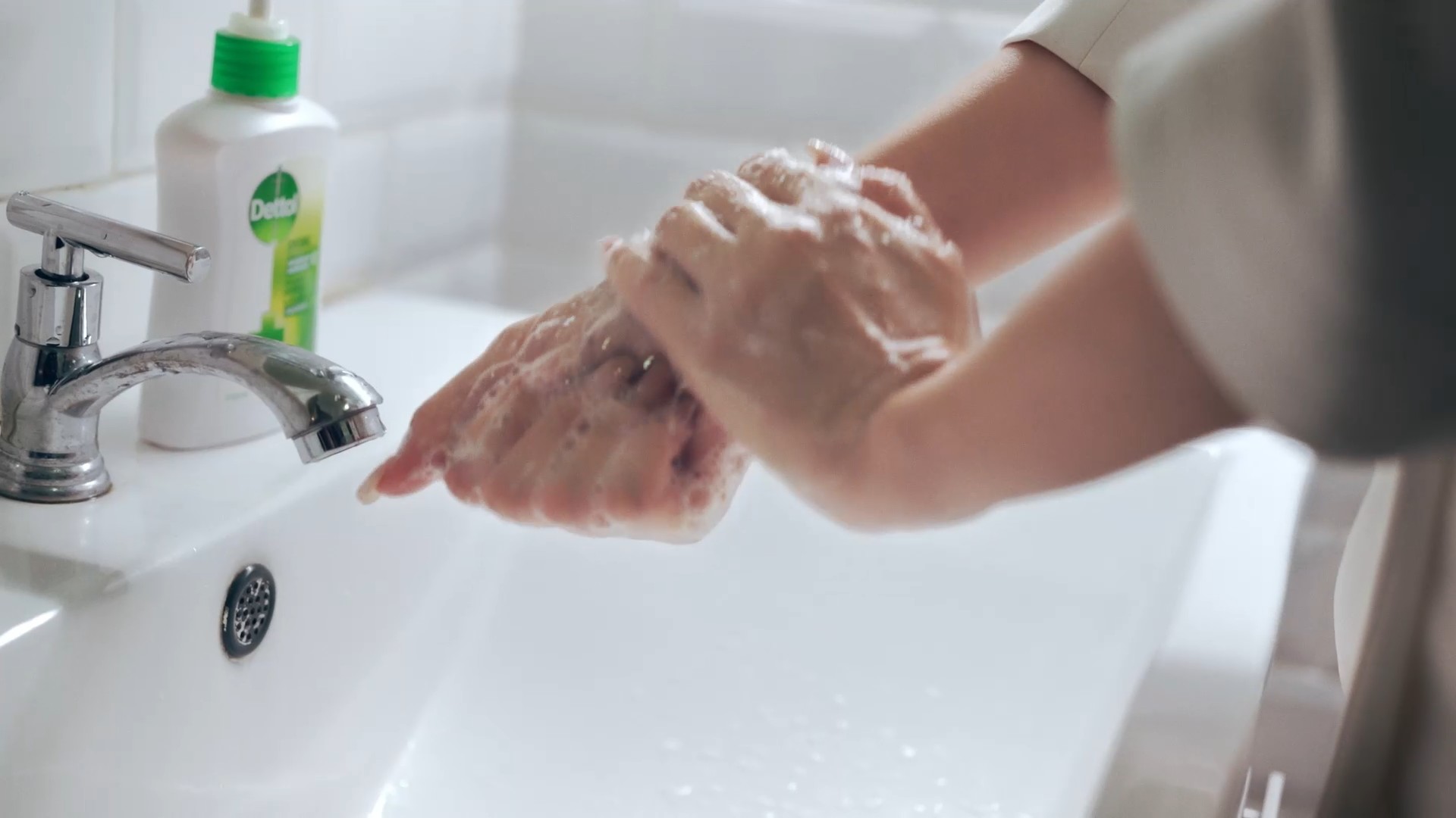 เดทตอล ชวนคนไทยร่วมเคมเปญ “ไม่ลดการ์ด ไม่พลาดทุกเป้าหมาย” ร่วมสร้าง Hygiene Habit ได้ง่ายๆ ในทุกวัน เพื่อชีวิตได้มีไลฟ์สไตล์ห่างไกลจากเชื้อโรค