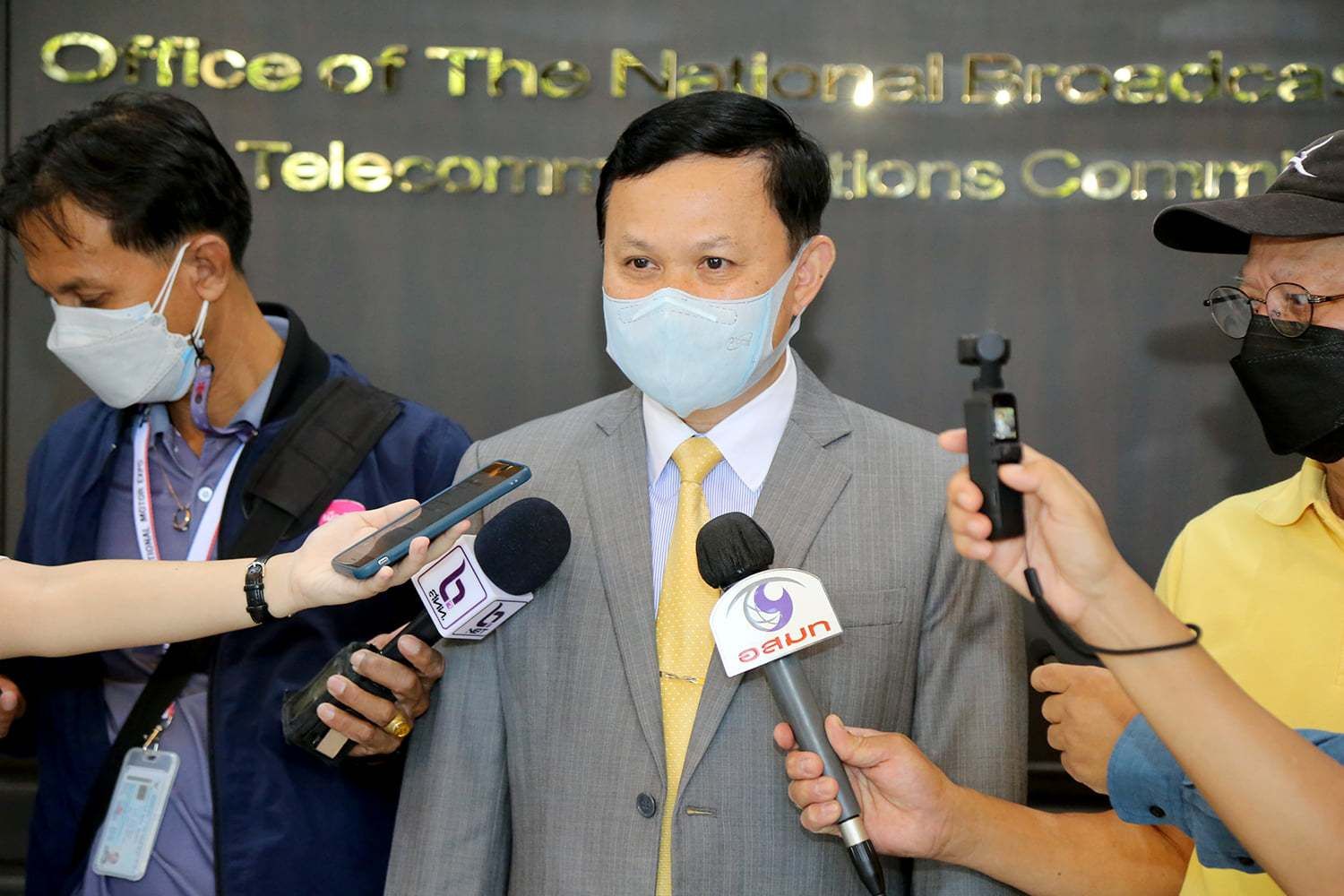 กสทช.มอบใบอนุญาตผู้ชนะประมูลคลื่นวิทยุ 9 ราย 47 คลื่น เริ่มออกอากาศวันนี้
