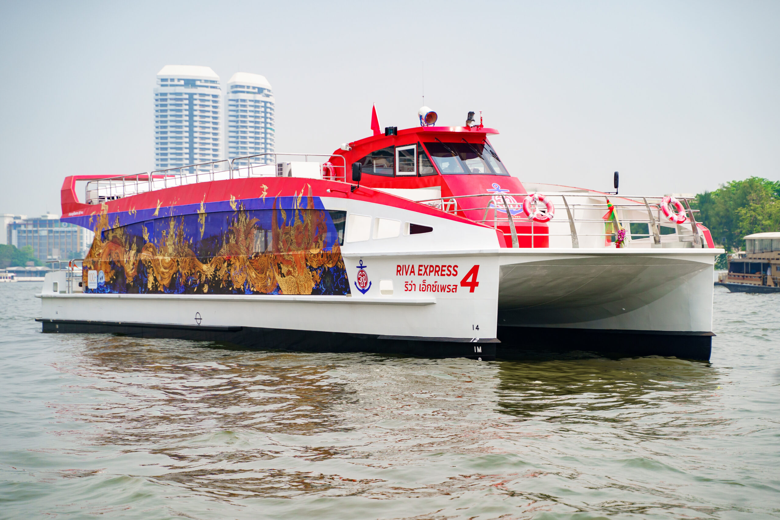 เรือด่วนเจ้าพระยาจัดทริปไหว้พระ 5 วัด “กทม.-นนท์-ปทุม”