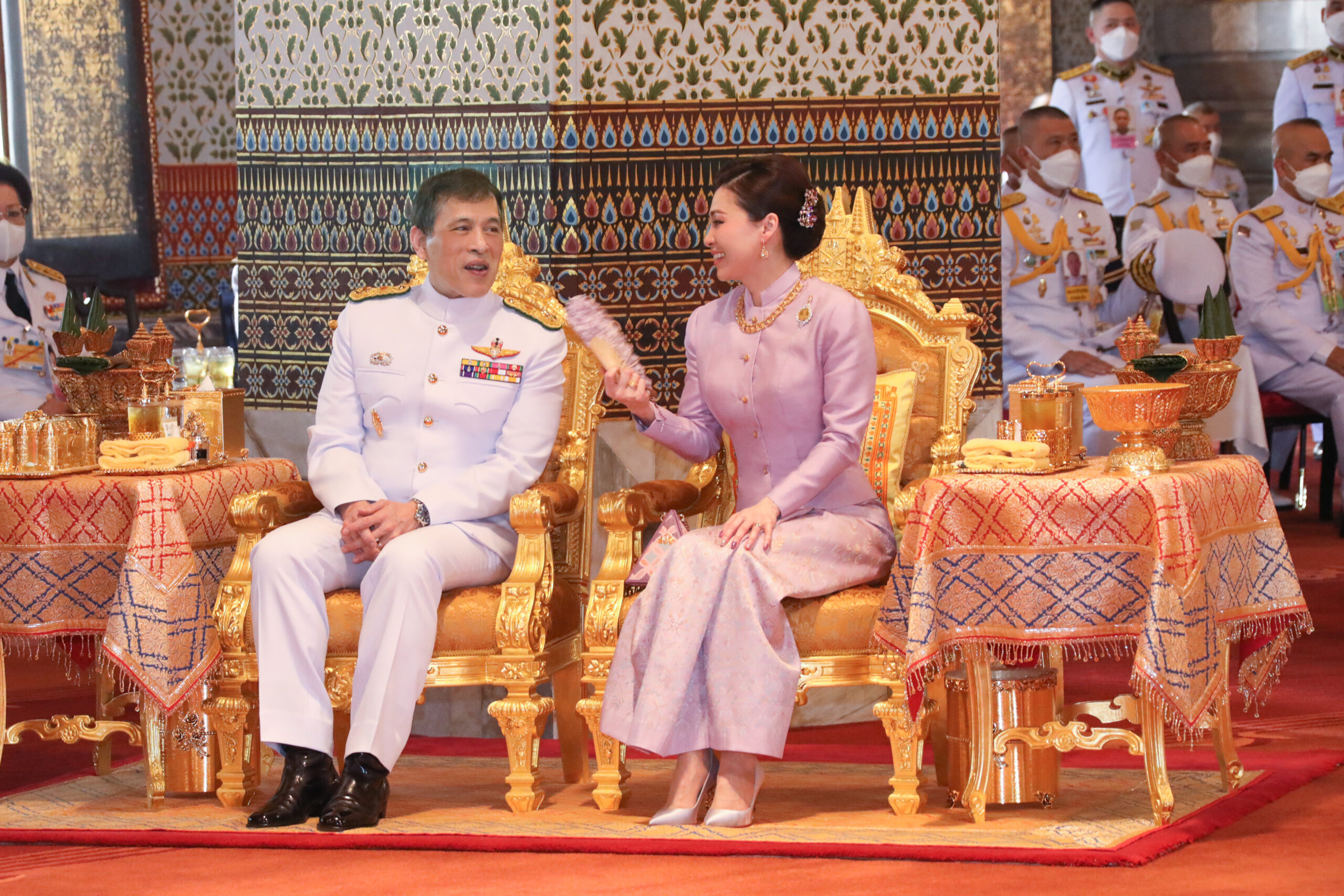 ในหลวง พระราชินี ทรงบำเพ็ญพระราชกุศล พระราชพิธีสงกรานต์ 2565