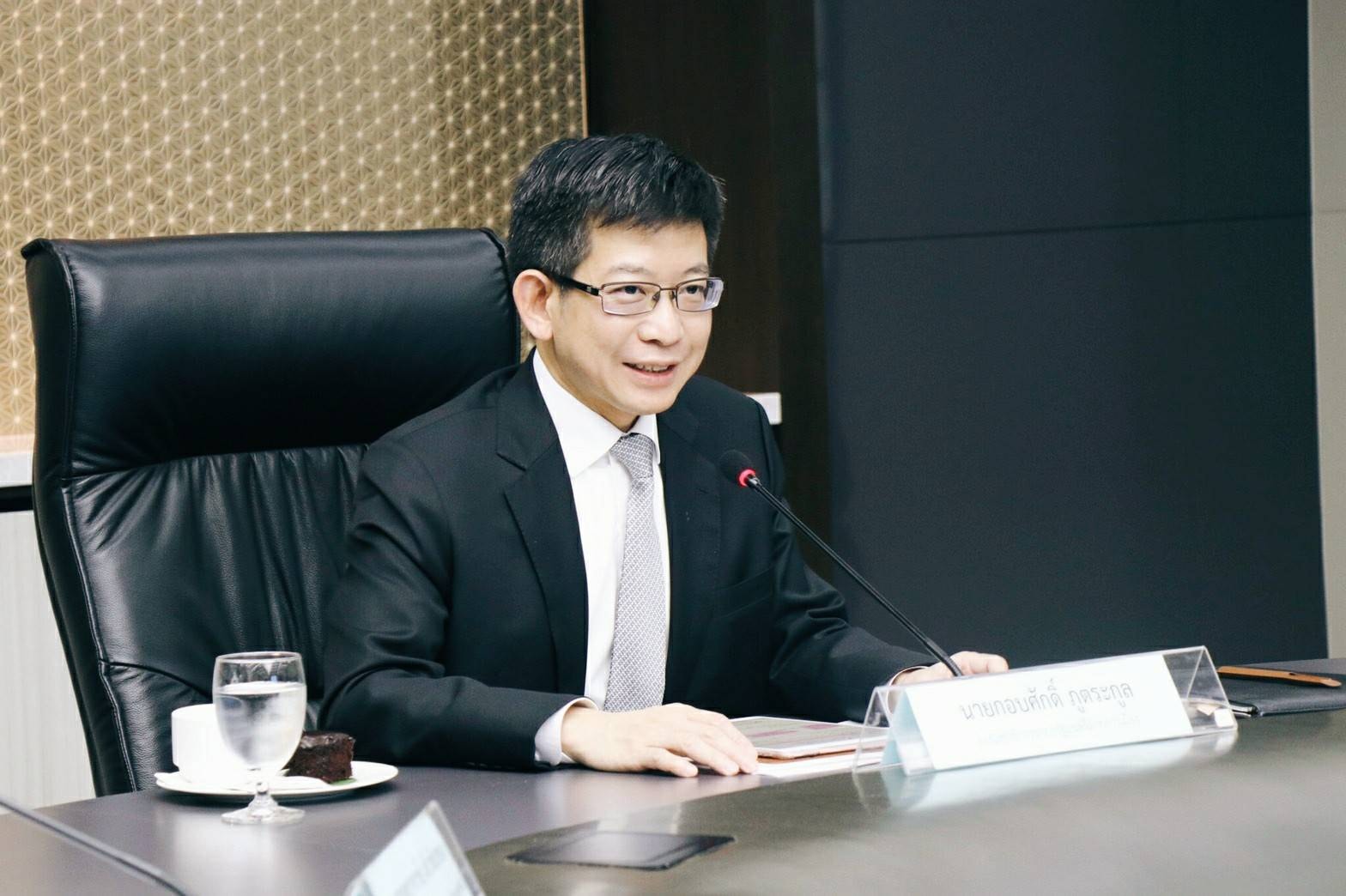 “กอบศักดิ์” มอง กนง. ขึ้นดอกเบี้ย 0.25% ต่อปี แนะ ธปท. ดูแลค่าเงิน