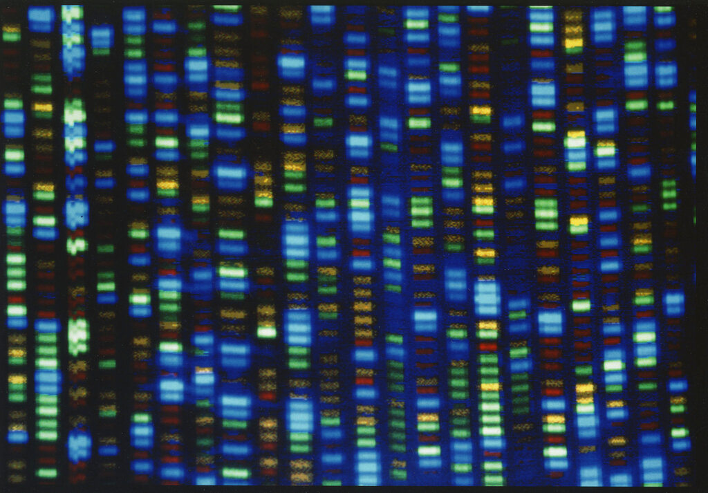 นักวิทย์ถอดรหัส จีโนมมนุษย์ เสร็จสมบูรณ์ – อังกฤษเลือกยาเข้ากับ DNA คนไข้