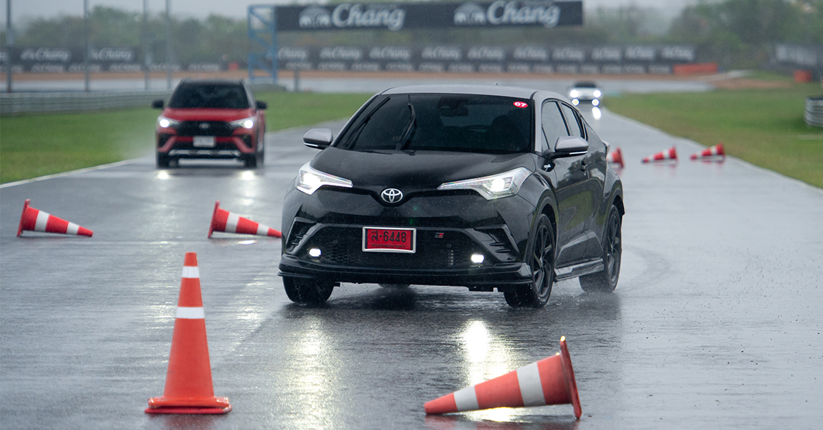 โตโยต้า C-HR GR Sport นิ่ง เนียน กริบ