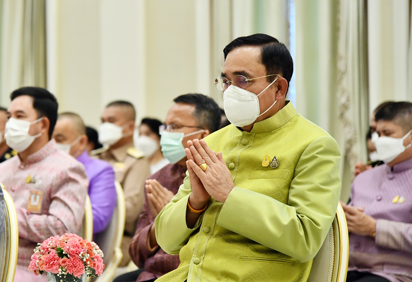 ประยุทธ์ วางแผนรับมืออุบัติเหตุสงกรานต์ – โควิดพุ่ง