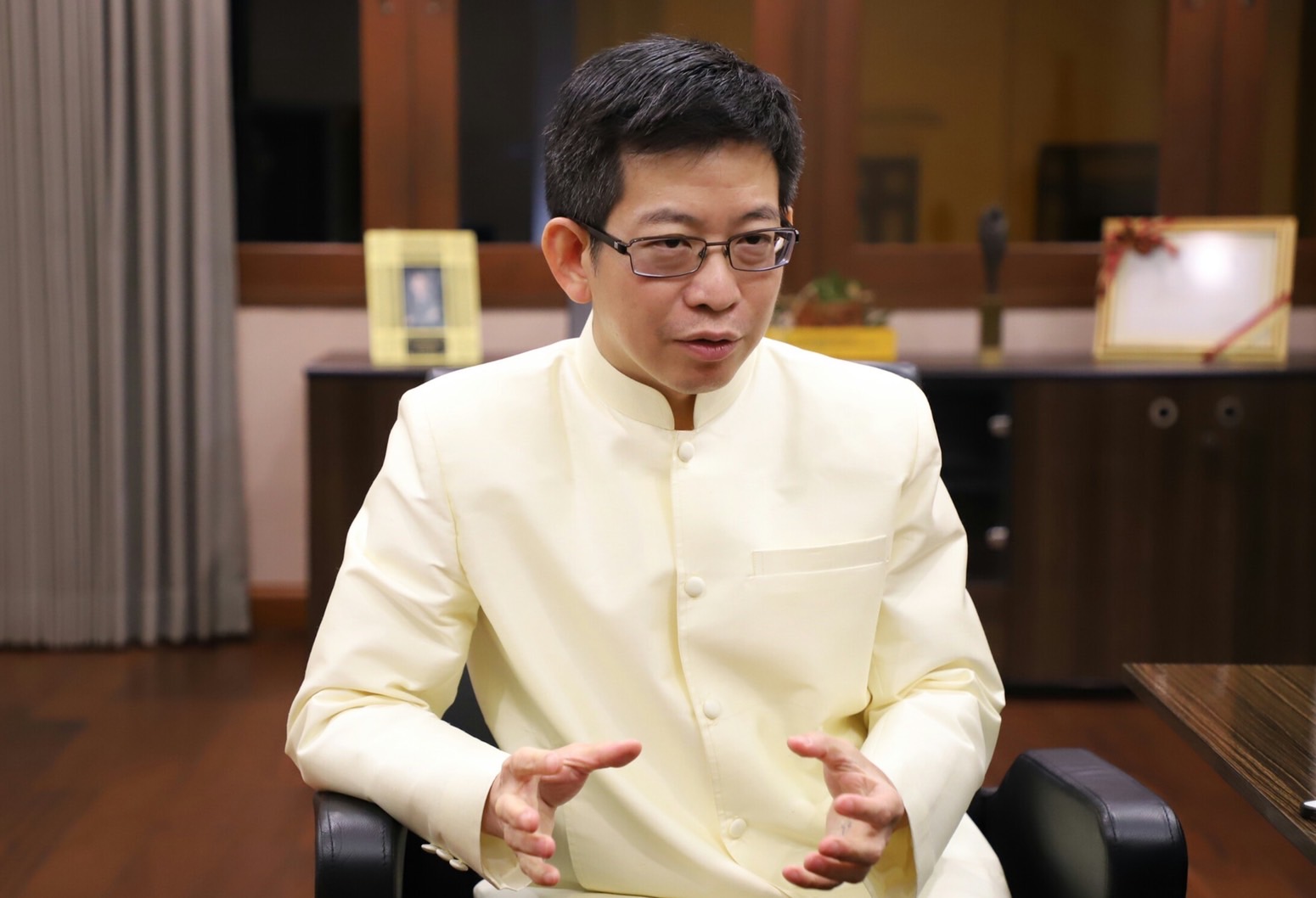 กอบศักดิ์ เตือนอย่าหลงเชื่อ “มิจฉาชีพ” แอบอ้างชวนเปิดพอร์ตลงทุน