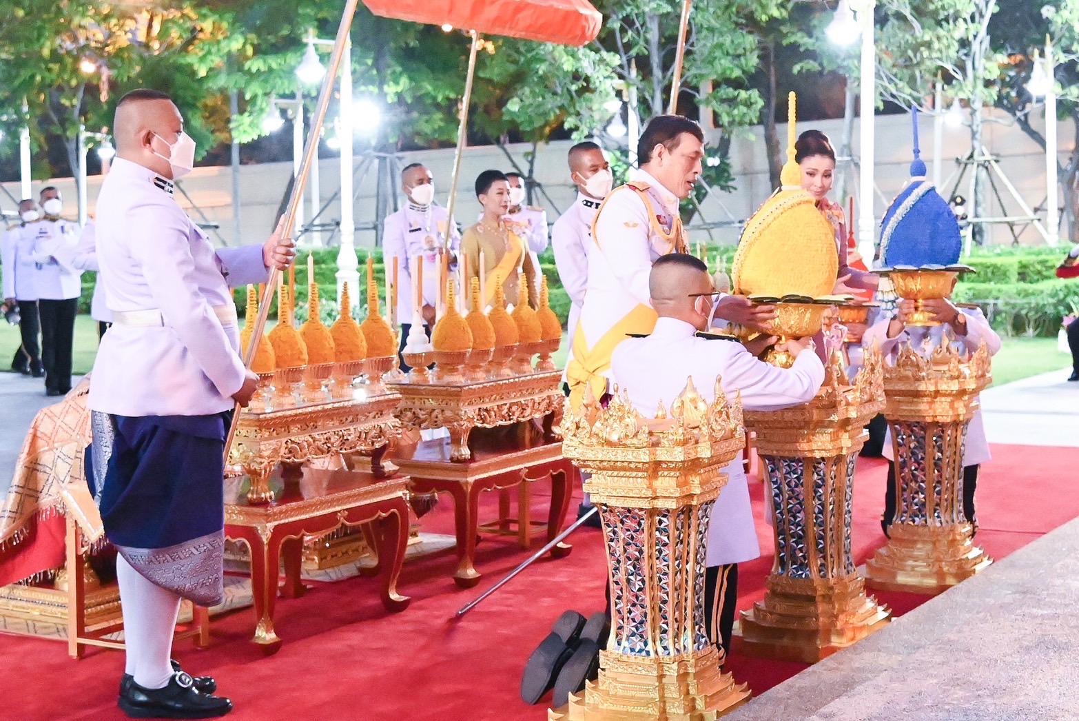 ในหลวง พระราชินี