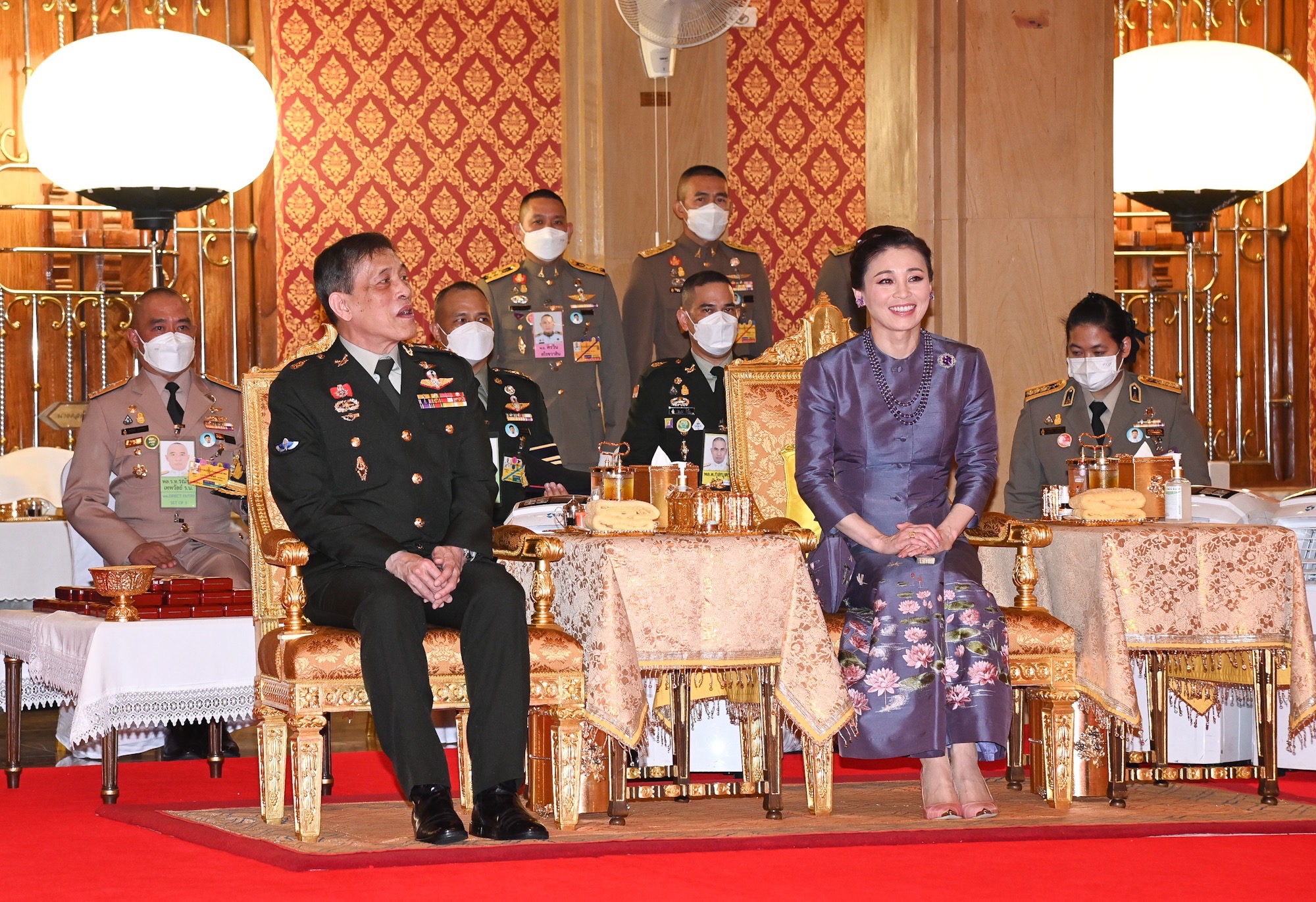 พระบาทสมเด็จพระเจ้าอยู่หัว และสมเด็จพระนางเจ้าฯ พระบรมราชินี