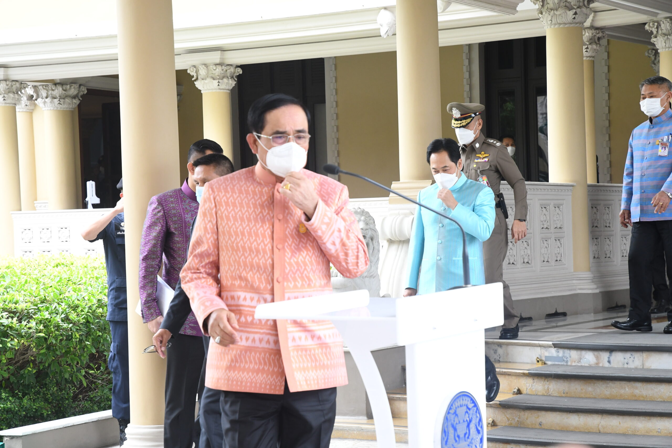 ประยุทธ์สั่งแก้ความเดือดร้อนประชาชน เตรียมมาตรการช่วยเหลือเพิ่ม