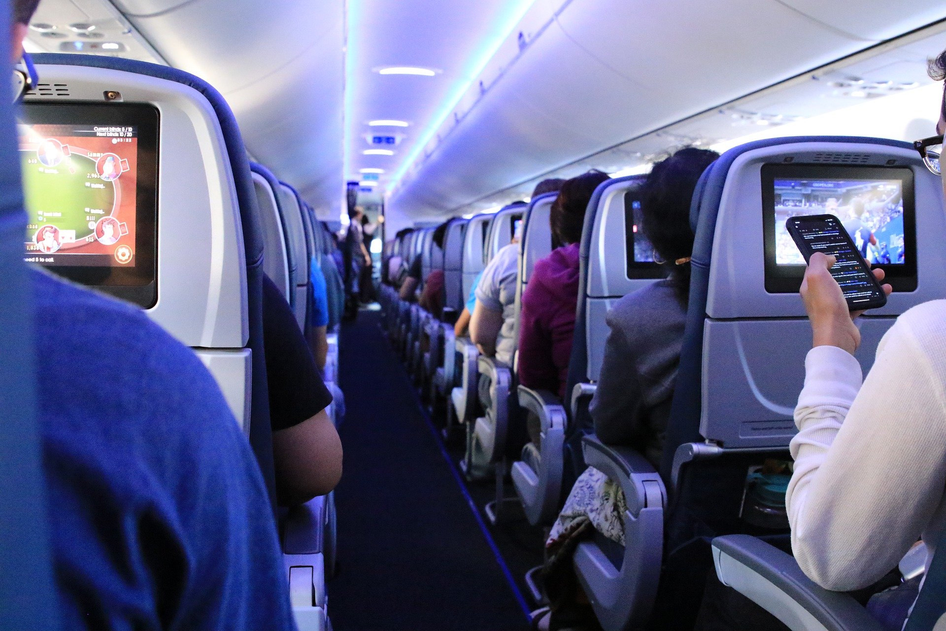 พายุฤดูร้อนหนัก เที่ยวบินลงดอนเมืองดีเลย์ อาคารผู้โดยสารพังถล่ม