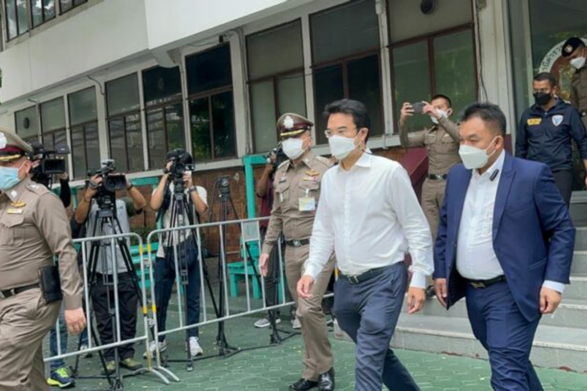 ศาลให้ประกันตัว “ปริญญ์” 3 คดี กำหนดเงื่อนไขห้ามออกนอกประเทศ