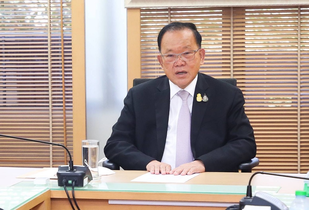 สันติ พร้อมพัฒน์