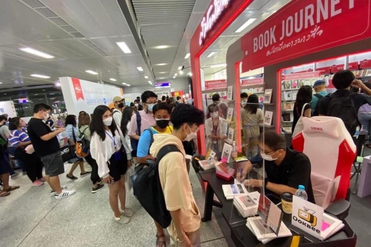 สัปดาห์หนังสือแห่งชาติ ครึ่งทาง บรรยากาศงานคึกคัก