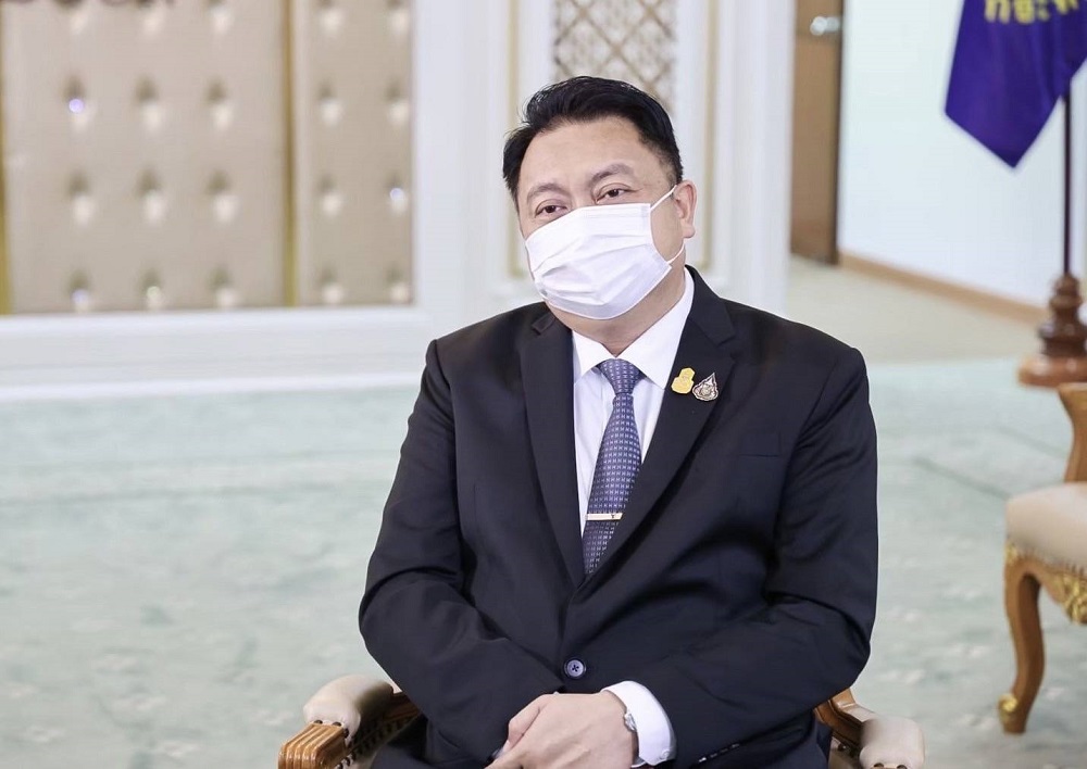 สุชาติ ชมกลิ่น