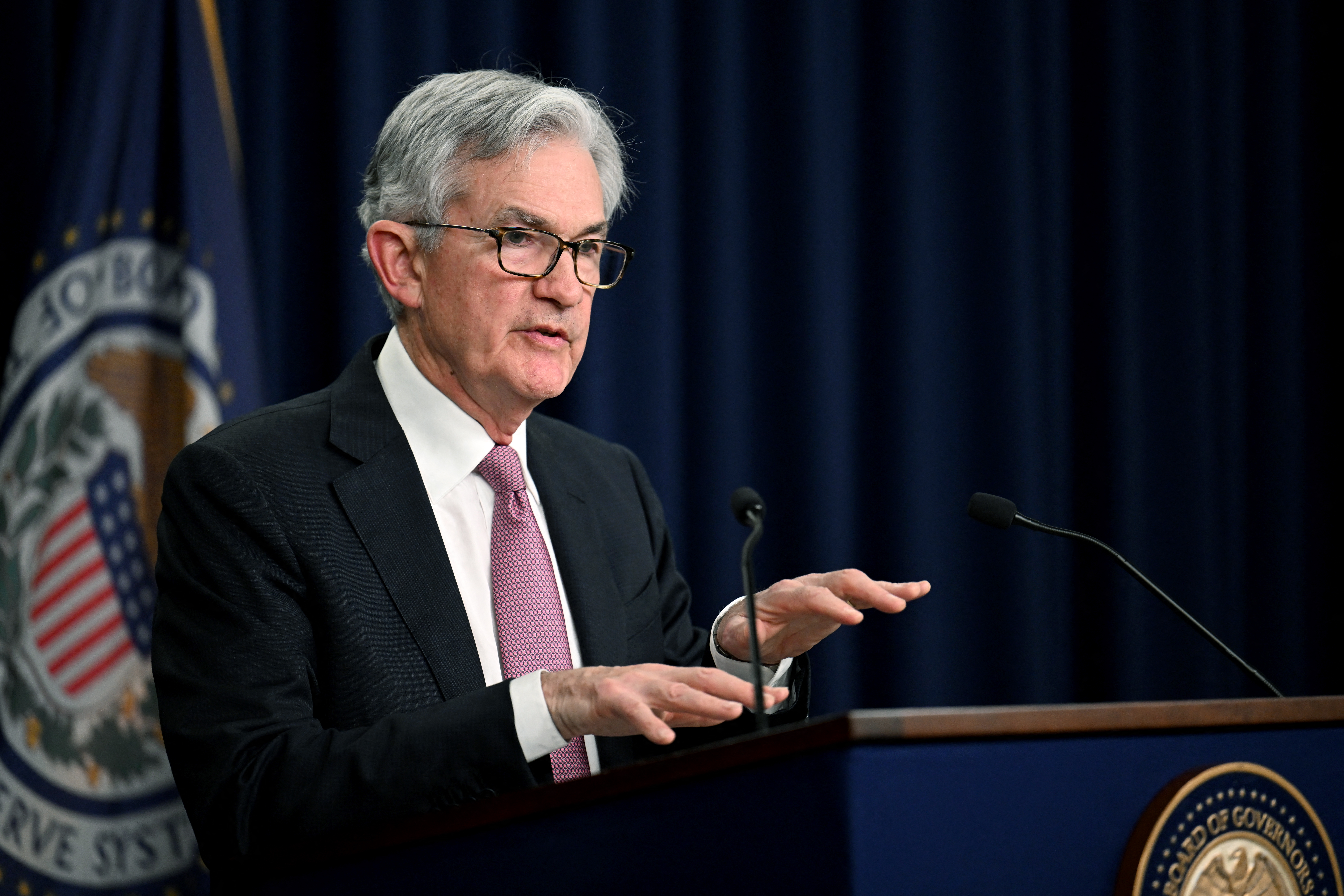 US-ECONOMY-BANK-RATE-INFLATION