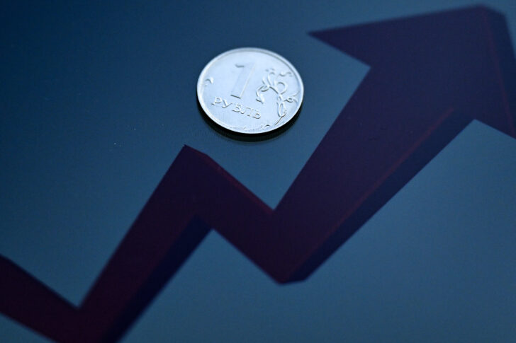 RUSSIA-UKRAINE-CONFLICT-FINANCE-RUBLE รูเบิลแข็งค่าอาจก่อให้เกิดความเสี่ยงต่อเศรษฐกิจรัสเซีย