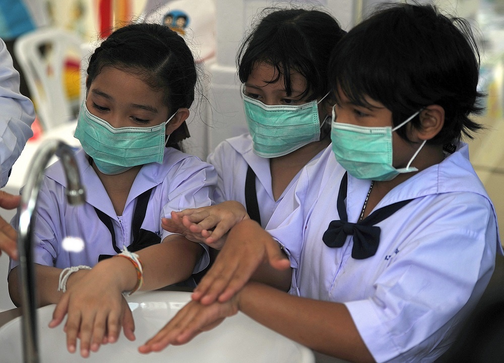 กระทรวงศึกษา สั่งลดราคาชุดนักเรียนเครื่องเขียนสูงสุด 50% รับเปิดเทอม