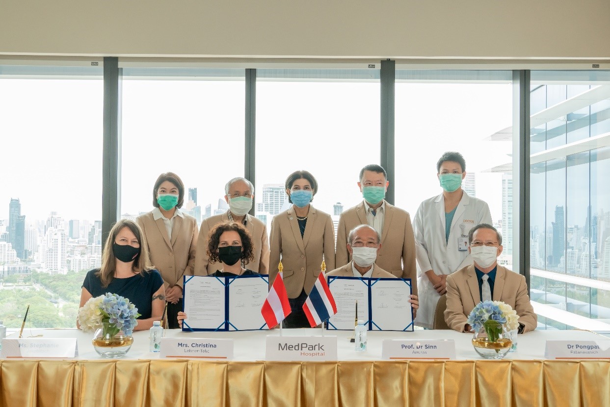 โรงพยาบาลเมดพาร์คและสถานเอกอัครราชทูตออสเตรียร่วมกันเซ็นสัญญาการให้บริการทางการแพทย์