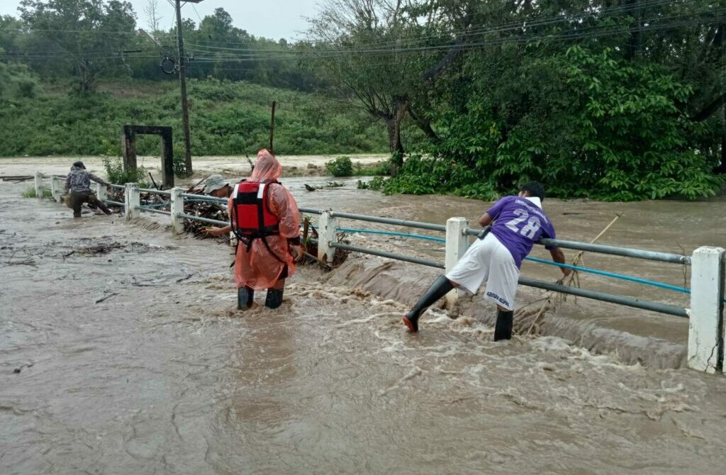เชียงใหม่เจอฝนถล่ม น้ำท่วมหลายพื้นที่ รองผู้ว่าฯแจ้งเตือนภัย