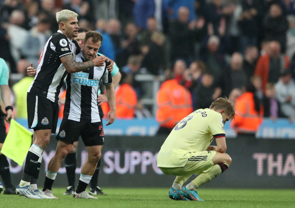  อาร์เซนอลบุกไปแพ้ นิวคาสเซิล 0-2 หลุดท็อป 4