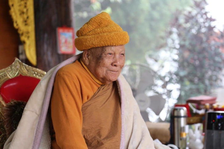 เปิดประวัติ หลวงปู่แสง ญาณวโร ศิษย์หลวงปู่มั่น แห่งวัดป่าดงสว่างธรรม เปิดประวัติ หลวงปู่แสง ญาณวโร ศิษย์หลวงปู่มั่น แห่งวัดป่าดงสว่างธรรม