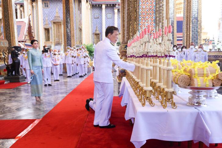 ในหลวง พระราชินี ทรงบำเพ็ญพระราชกุศลวิสาขบูชา 2565