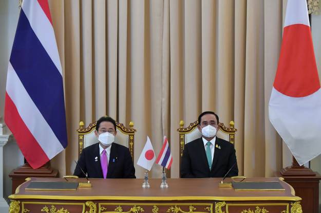 ประยุทธ์-นายกฯ ญี่ปุ่น ลงนามหุ้นส่วนเศรษฐกิจ 6,000 บริษัทปักหลักลงทุน