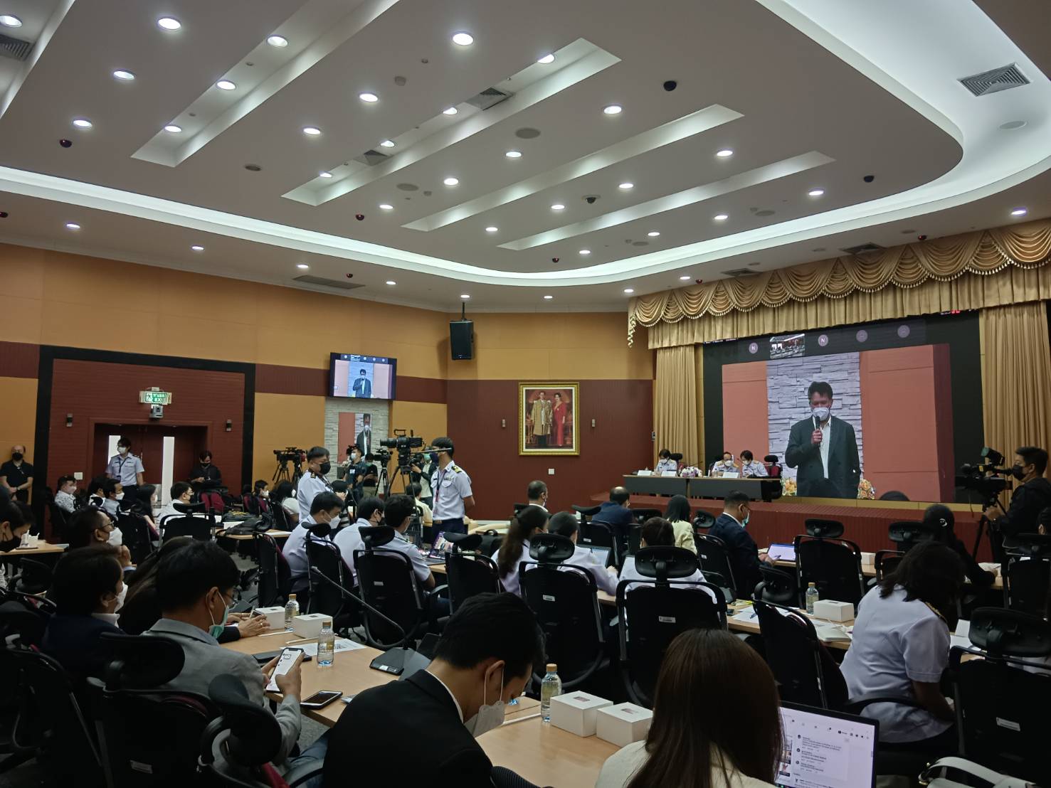 ส่องความเห็นต่างมุมมอง ควบรวมทรู ดีแทค ใครเห็นด้วยไม่เห็นด้วย