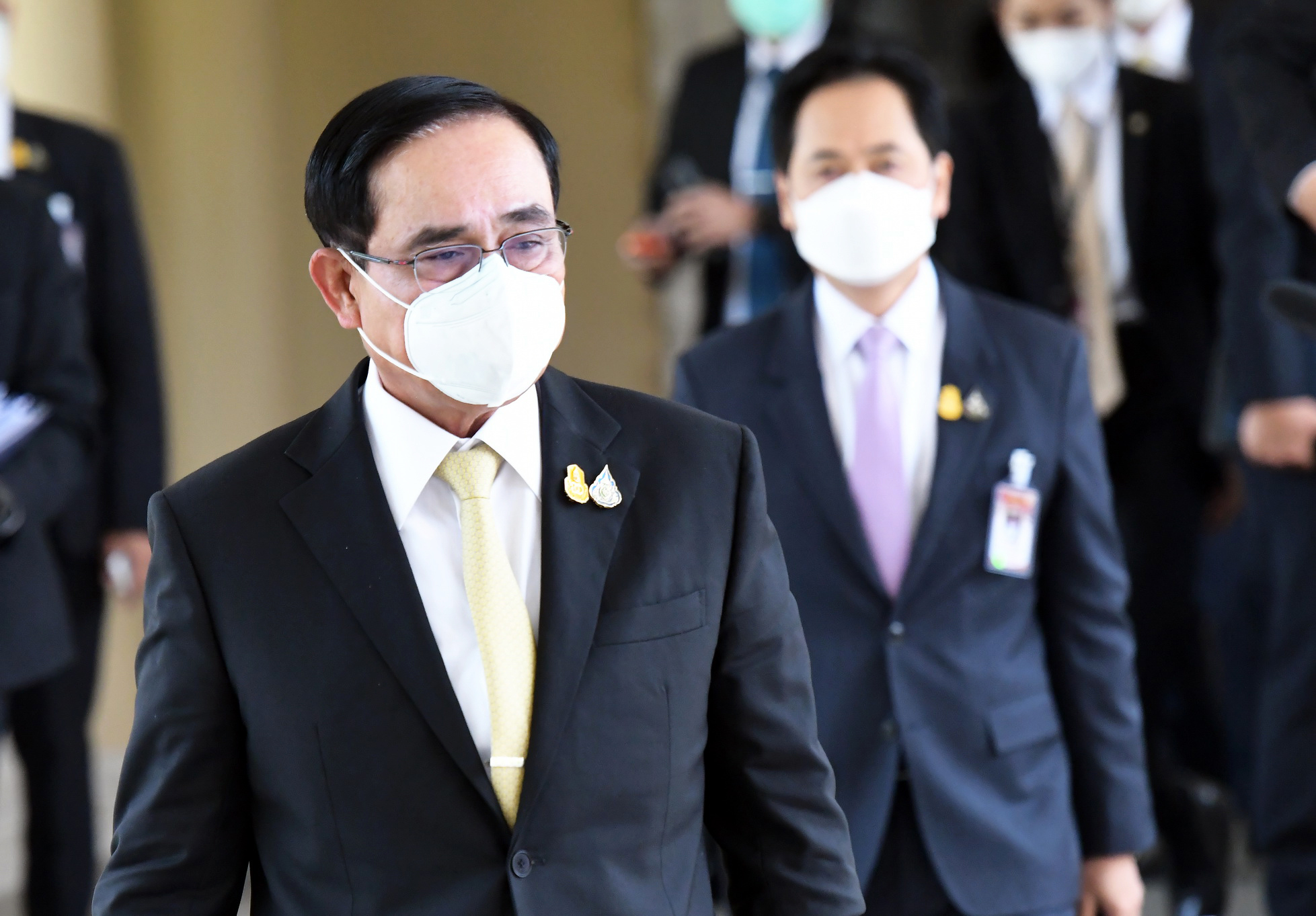ประยุทธ์ บี้ เบิกจ่ายงบ หั่นโครงการล่าช้า กวาดหมดเก๊ะ แก้ความยากจน