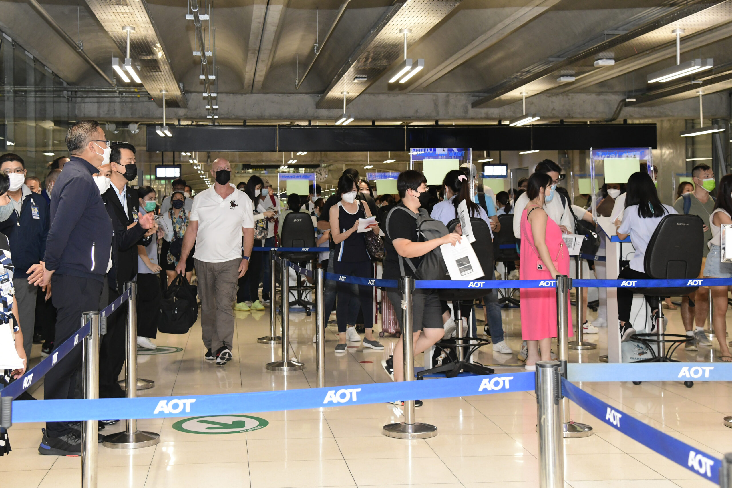 เปิดประเทศวันแรกฉลุย สนามบินสุวรรณภูมิตรวจไทยแลนด์พาสไม่เกิน 30 วินาที/คน