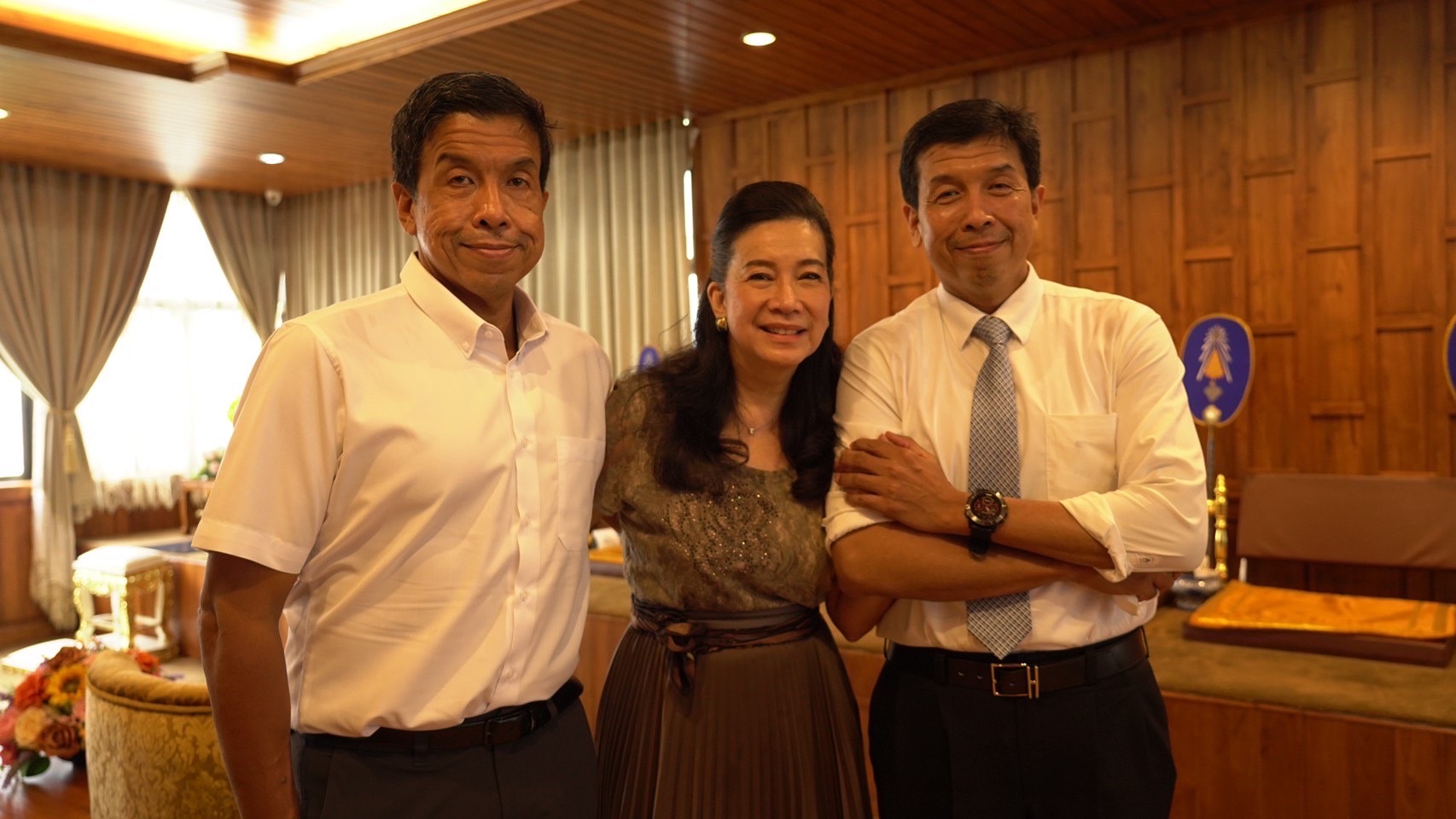 ชัชชาติ ควง พี่ชายฝาแฝด ทำบุญวันเกิด อยากเห็นคน กทม.เป็นหนึ่งเดียวกัน