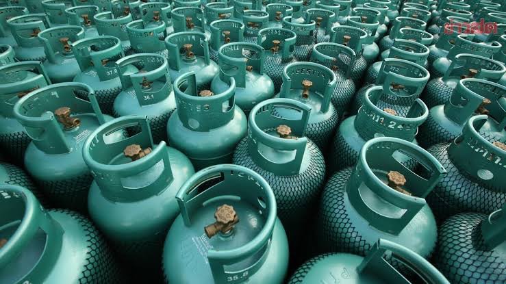 ปตท.ระดม 8 พันล้าน ช่วยค่าครองชีพ ตรึงราคา NGV ต่อ 3 เดือน เตรียมช่วย LPG