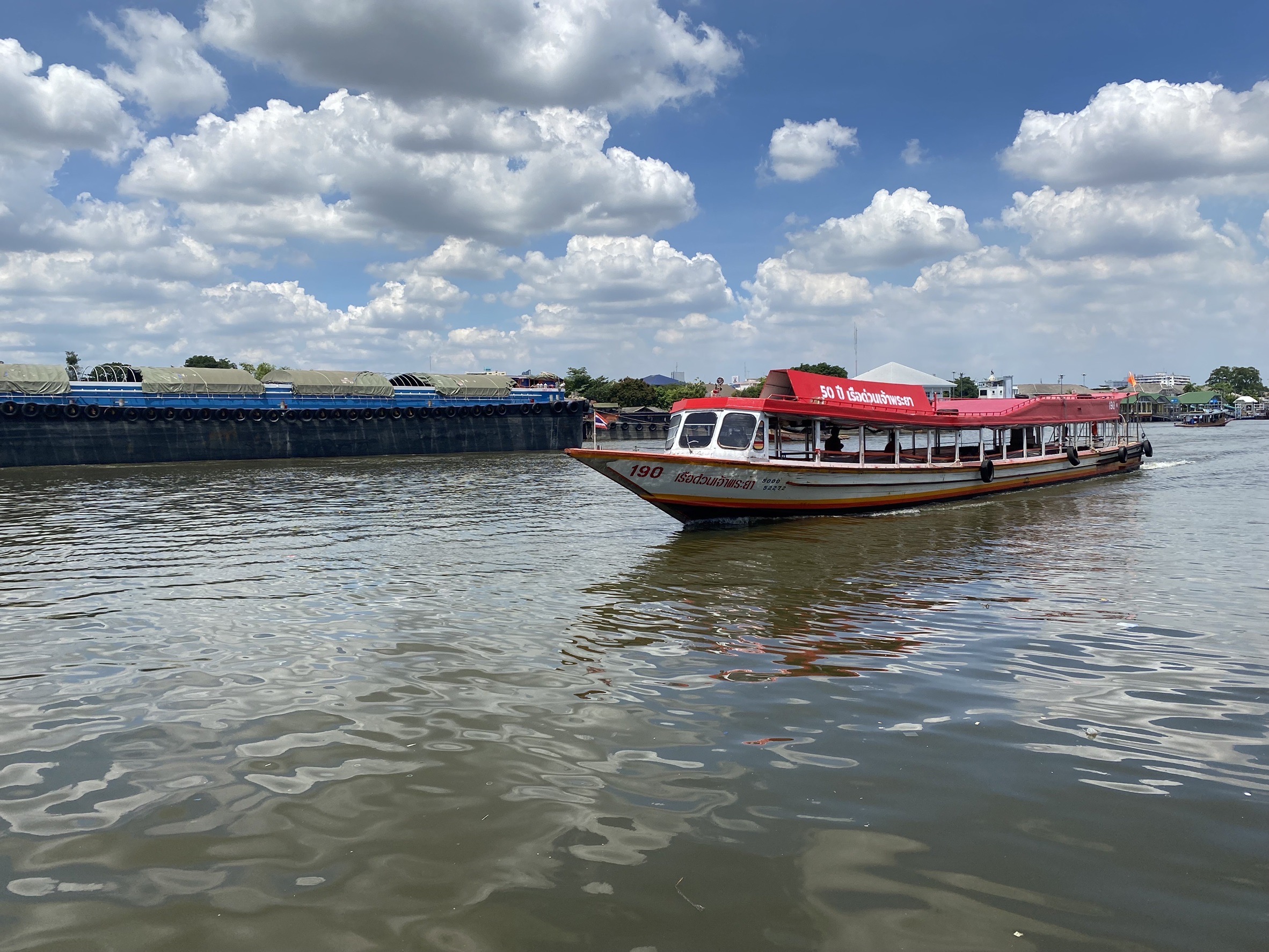 เรือด่วนเจ้าพระยา ปรับเวลาเดินเรือธงส้ม-เหลือง-แดง รับเปิดเทอม 17 พ.ค.นี้