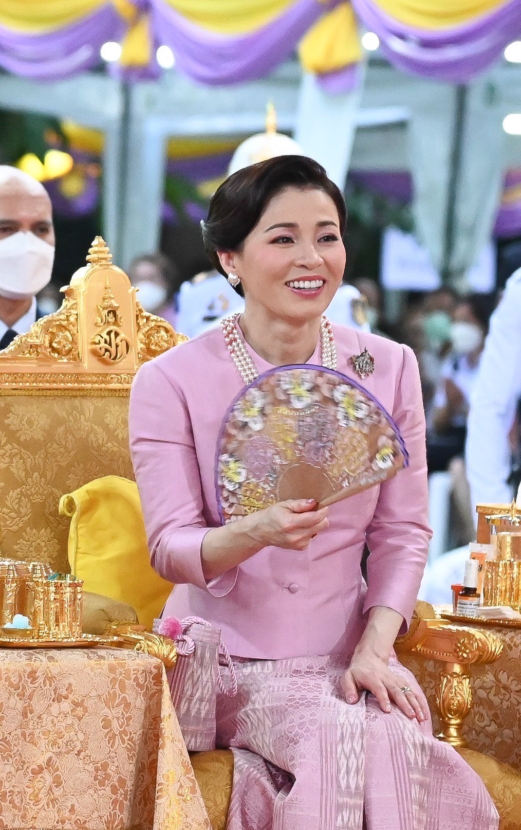 สมเด็จพระนางเจ้าฯ พระบรมราชินี