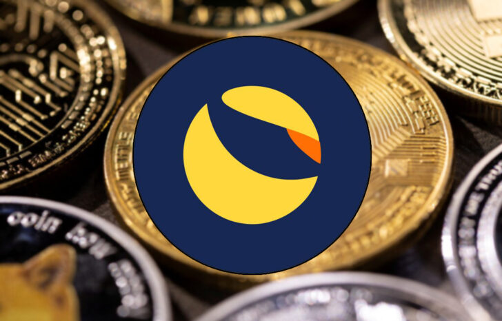 FILE PHOTO: Illustration shows representation of cryptocurrency bitcoin LUNA