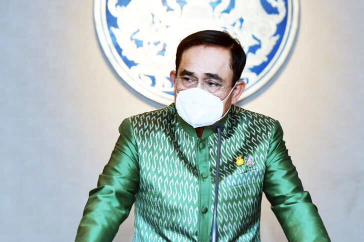 พล.อ.ประยุทธ์ จันทร์โอชา นายกรัฐมนตรี และ รัฐมนตรีว่าการกระทรวงกลาโหม ให้สัมภาษณ์ภายหลังการประชุม คณะรัฐมนตรี (ครม.) PHOTO : THAI ROYAL GOVERNMENT/ พล.อ.ประยุทธ์ จันทร์โอชา นายกรัฐมนตรี และ รัฐมนตรีว่าการกระทรวงกลาโหม ให้สัมภาษณ์ภายหลังการประชุม คณะรัฐมนตรี (ครม.) PHOTO : THAI ROYAL GOVERNMENT/